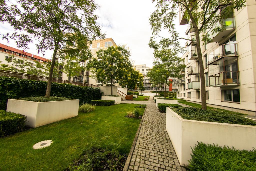 פראג Apartment Korunni Dvur, 2 Free Parkings מראה חיצוני תמונה
