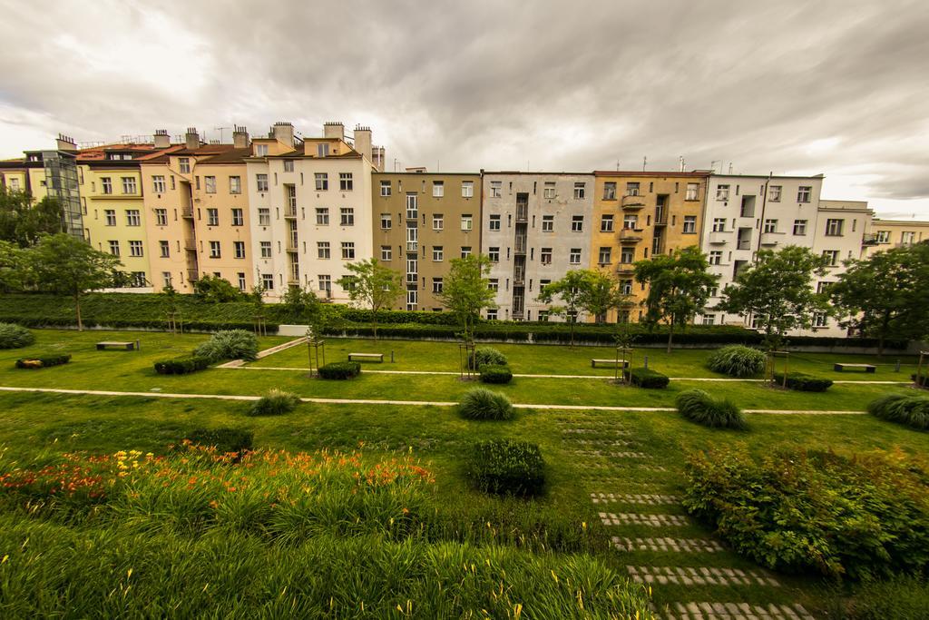 פראג Apartment Korunni Dvur, 2 Free Parkings מראה חיצוני תמונה