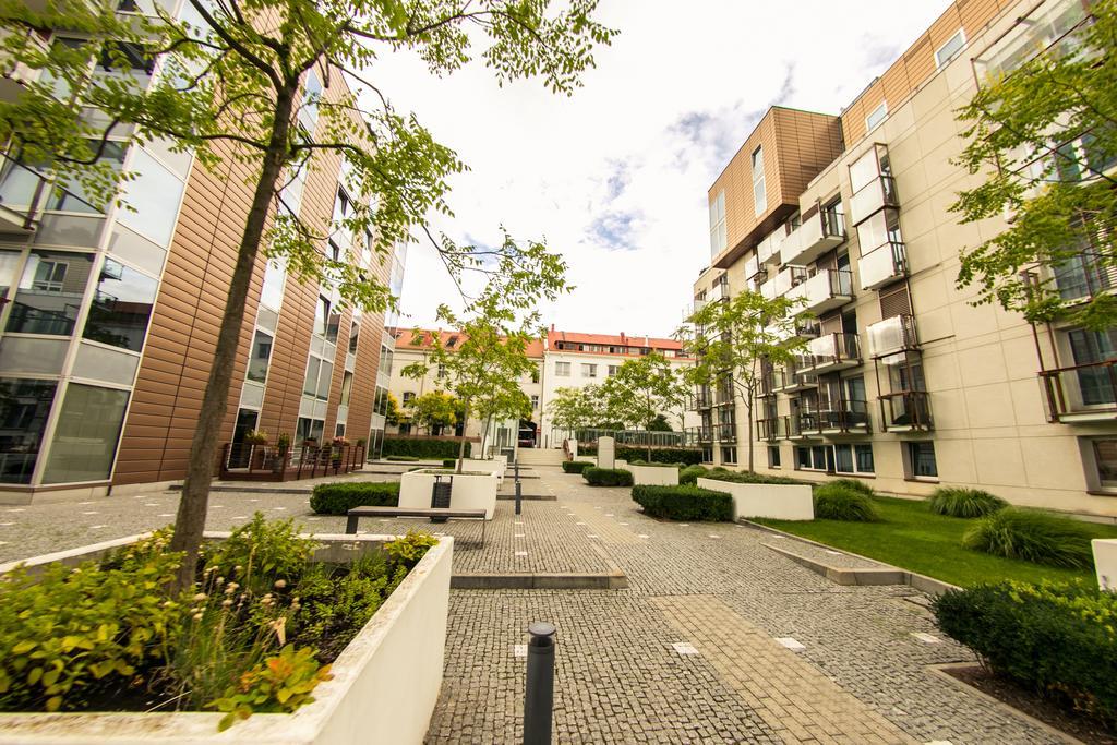 פראג Apartment Korunni Dvur, 2 Free Parkings מראה חיצוני תמונה