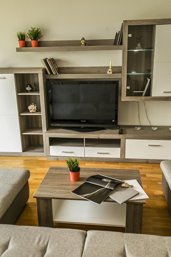 פראג Apartment Korunni Dvur, 2 Free Parkings מראה חיצוני תמונה