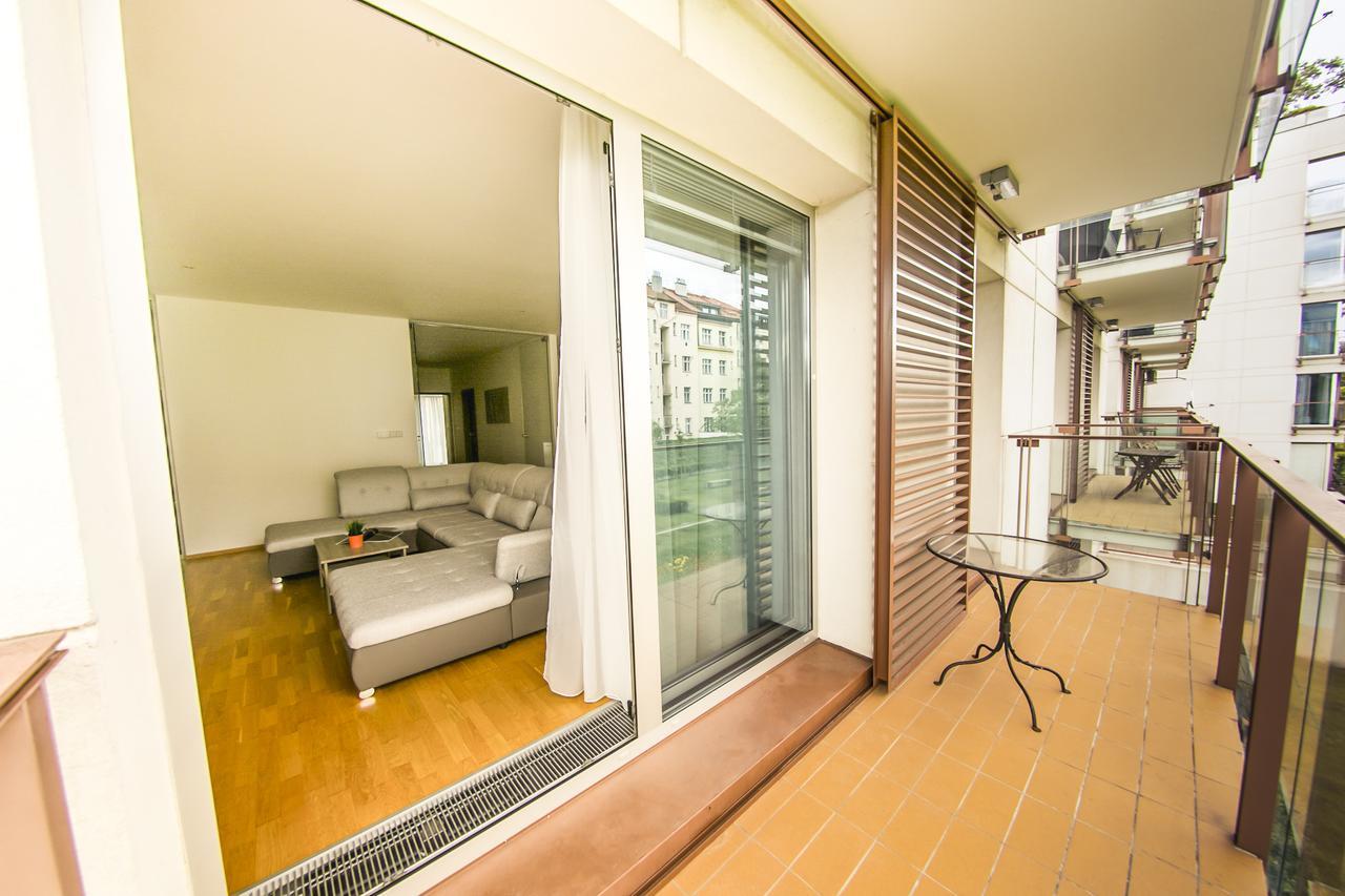 פראג Apartment Korunni Dvur, 2 Free Parkings מראה חיצוני תמונה