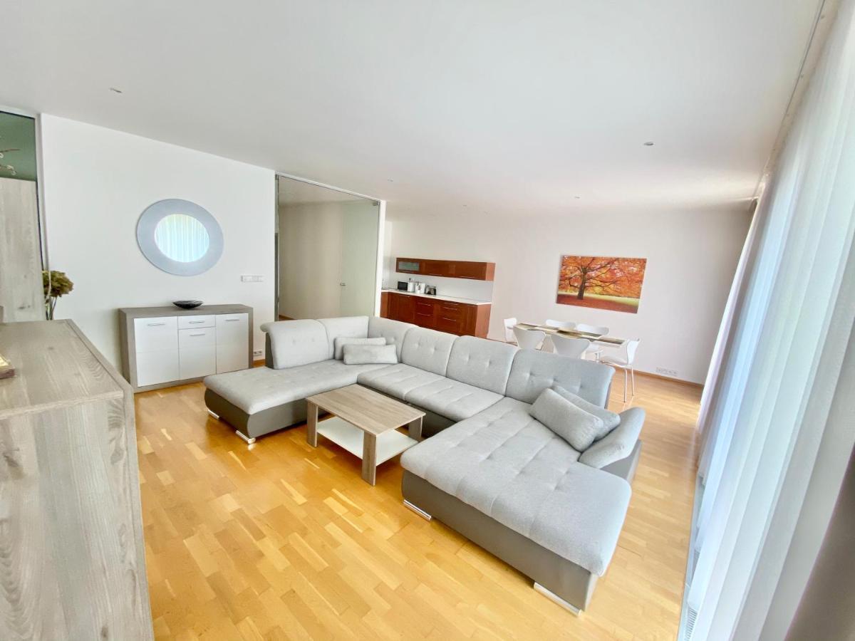פראג Apartment Korunni Dvur, 2 Free Parkings מראה חיצוני תמונה