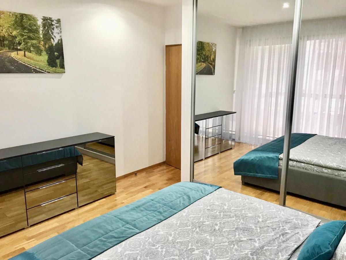 פראג Apartment Korunni Dvur, 2 Free Parkings מראה חיצוני תמונה