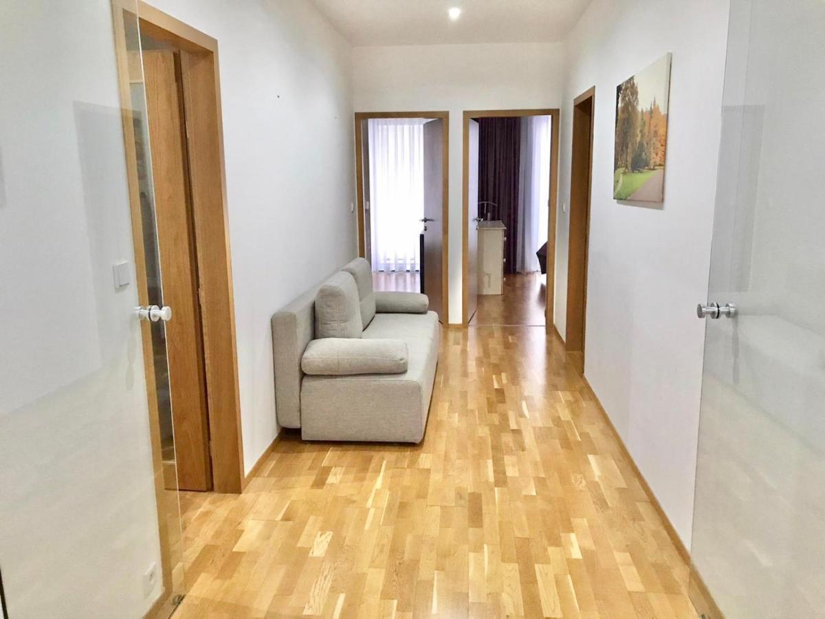 פראג Apartment Korunni Dvur, 2 Free Parkings מראה חיצוני תמונה